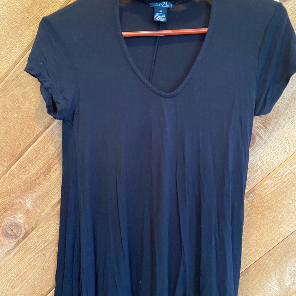 Rue21 Classic Black Short Sleeve Tee